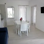 Elisa *